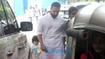 Photos: Saif Ali Khan and Taimur Ali Khan spotted in Bandra