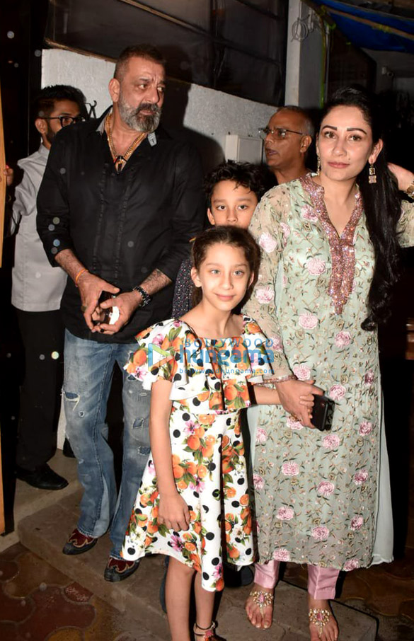 photos sanjay dutt spotted with family at bandra 2