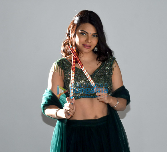 photos sherlyn chopra snapped during navratri shoo 2