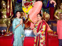 Photos: Shilpa Shetty snapped with mom at Chinchpoklicha Chintamani darshan during Ganesh Chaturthi