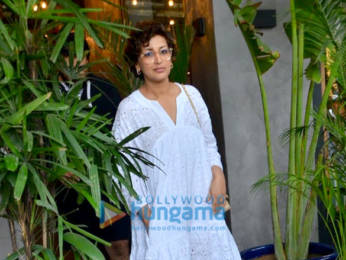 Photos: Sonali Bendre snapped at Kitchen Garden, Juhu