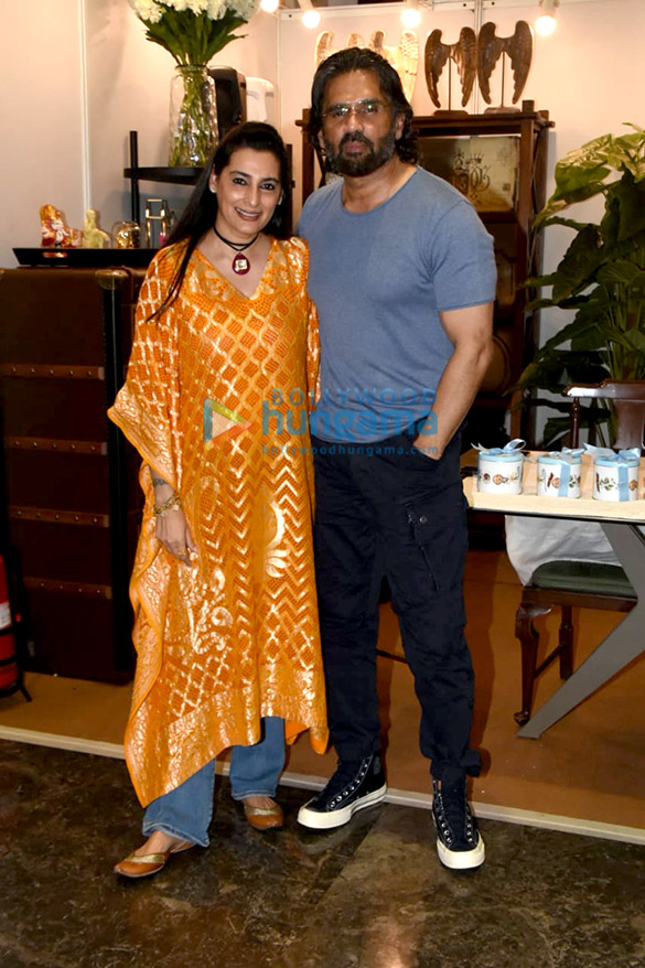 photos suniel shetty and mana shetty snapped at the araaish fund raising save the children india event 1