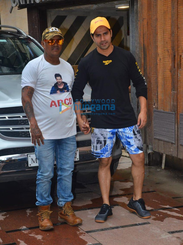 photos varun dhawan snapped at gym in juhu 2