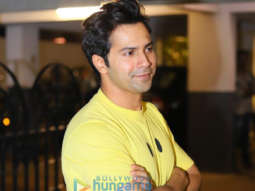 Photos: Varun Dhawan snapped in Juhu