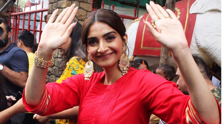 Sonam Kapoor Visit Shani Temple at Juhu | The Zoya Factor