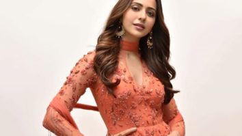 VIDEO: Rakul Preet Singh shares her daily routine on the movie set with her fans!