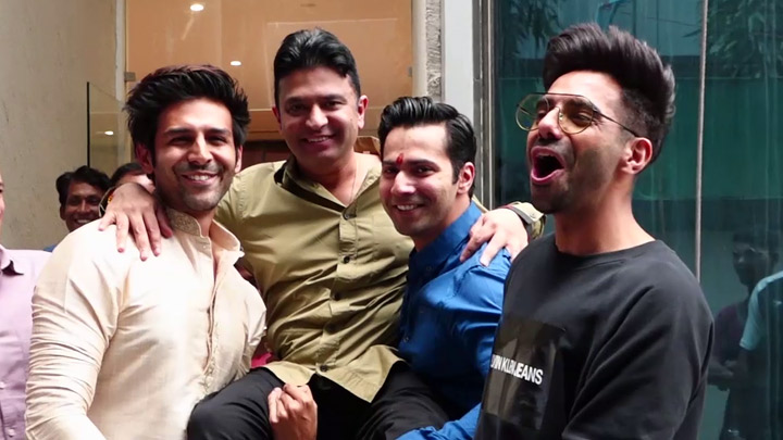 Varun Dhawan, Kartik Aaryan and others visit T-series pandal for Ganpati darshan