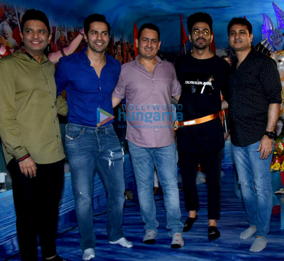 varun dhawan snapped at t series ganpati celebration 4