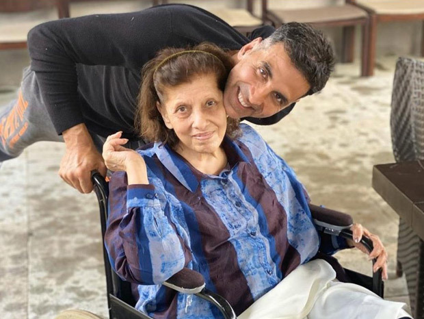 Akshay Kumar celebrates his mom's 80th birthday with entire family Akshay Kumar celebrates his mom's 80th birthday with entire family