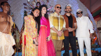 Hrithik Roshan, Rakesh Roshan & others attend Maha Navami Puja | Durga Pooja