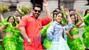 Movie Stills Of The Movie Pagalpanti