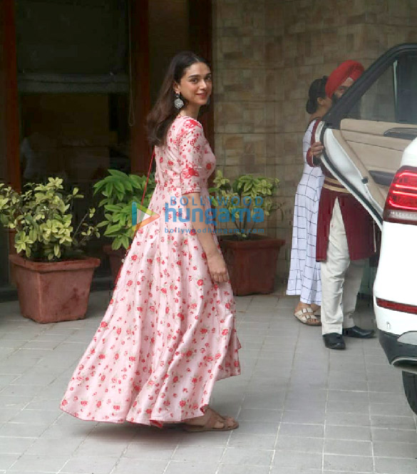 Photos: Aditi Rao Hydari spotted in Bandra Photos: Aditi Rao Hydari spotted in Bandra