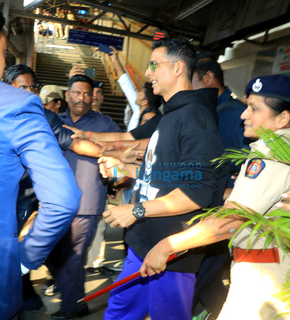 photos akshay kumar bobby deol kriti sanon and others snapped promoting their film housefull 4 1