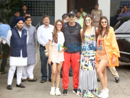 Photos: Akshay Kumar, Kriti Sanon, Pooja Hegde and others snapped at the airport