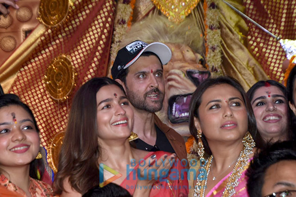 photos alia bhatt hrithik roshan and rani mukerji snapped during durga pandal darshan 2 2