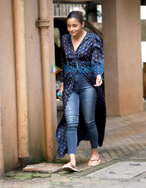photos alia bhatt snapped at sanjay leela bhansalis office in juhu 3 2