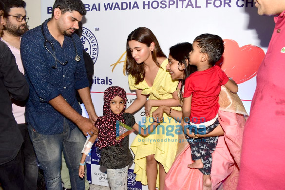 photos alia bhatt snapped at wadia hospital for art for the heart event 4