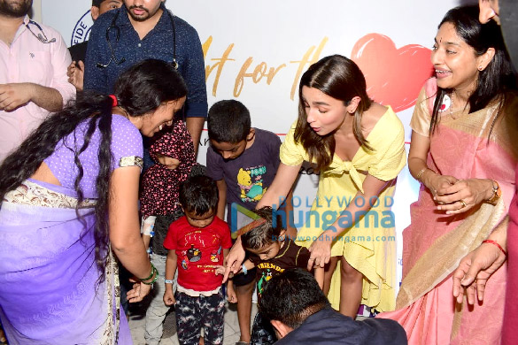 photos alia bhatt snapped at wadia hospital for art for the heart event 5