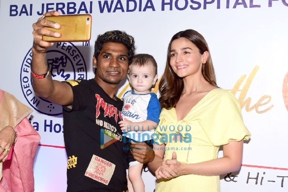 photos alia bhatt snapped at wadia hospital for art for the heart event 6