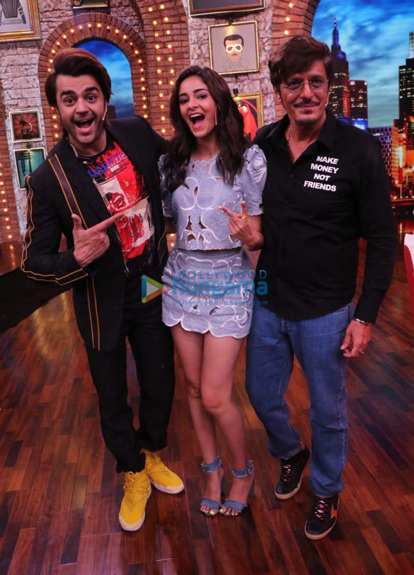 photos ananya panday and chunky pandey snapped on the sets of the show movie masti with manish pauls show 001