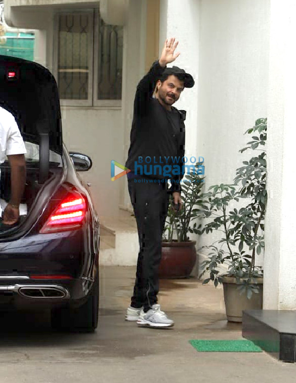 photos anil kapoor snapped in juhu 3