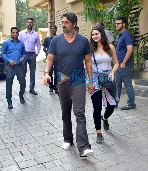 photos arjun rampal and gabrielle snapped searching for a new house in bandra 2