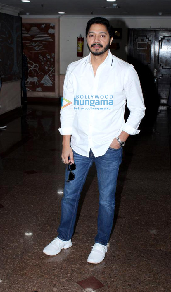 photos celebs attend viju khotes prayer meet 6