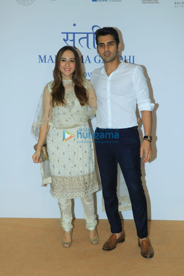 photos celebs attend an exhibition at national gallery of modern art 4