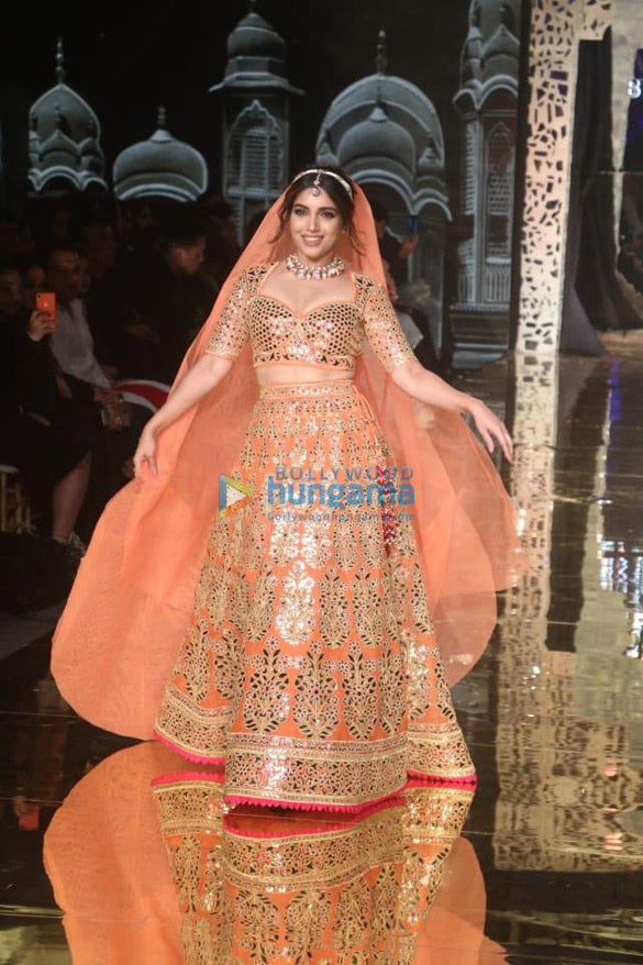 photos celebs grace abu jani and sandeep khoslas fashion show 011 4