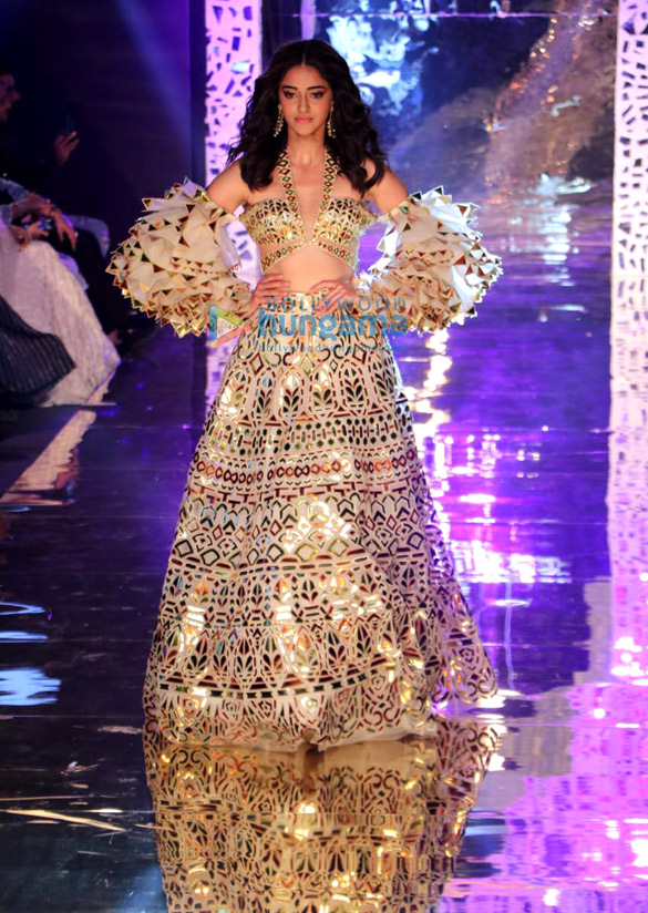 photos celebs grace abu jani and sandeep khoslas fashion show1 4