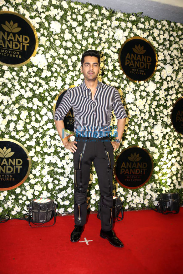 photos celebs grace anand pandit diwali bash4 12