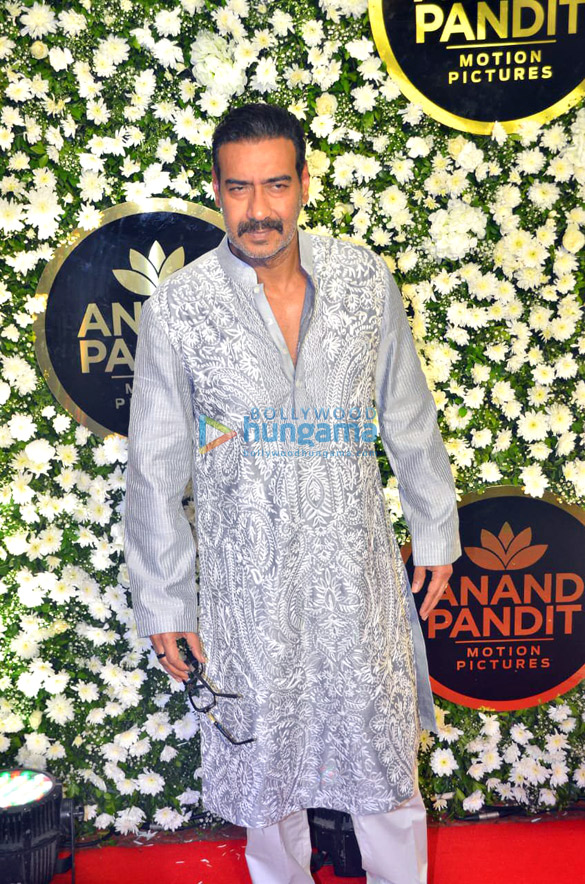 photos celebs grace anand pandits diwali bash 2