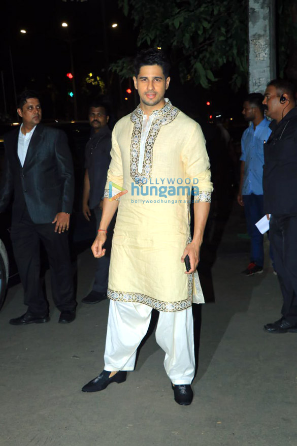 photos celebs grace bachchans diwali bash 10