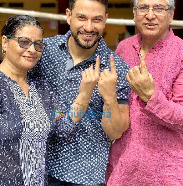 photos celebs snapped exercising their right to vote at the maharastra state elections3 14