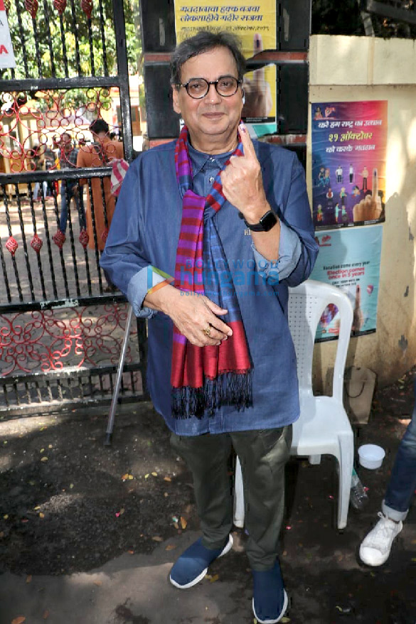 photos celebs snapped exercising their right to vote at the maharastra state elections3 5