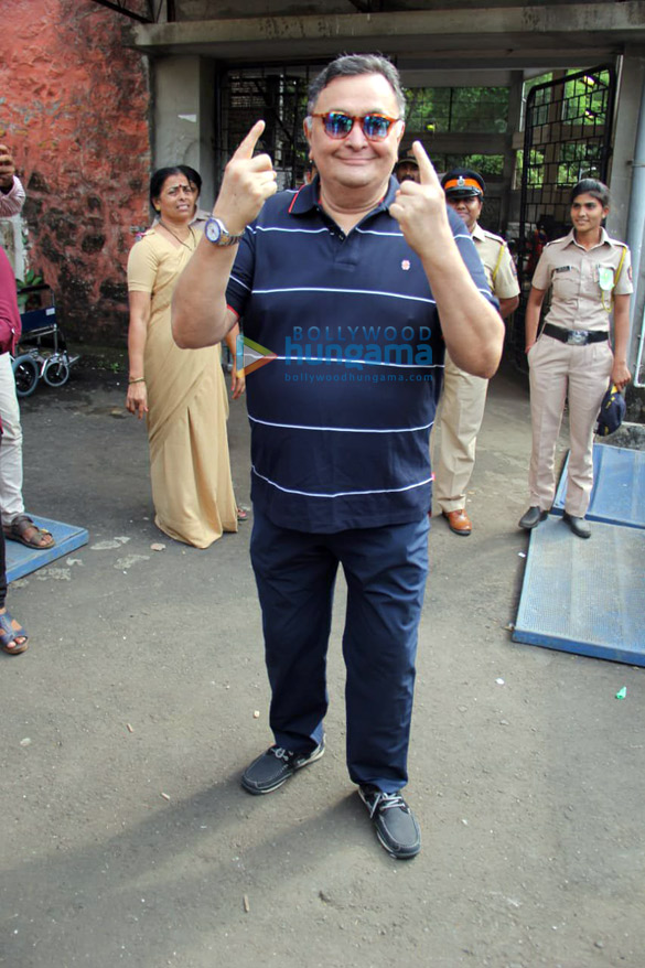 photos celebs snapped exercising their right to vote at the maharastra state elections6 1