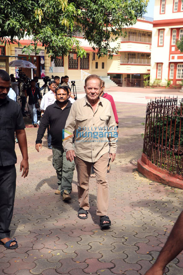 photos celebs snapped exercising their right to vote at the maharastra state elections6 4