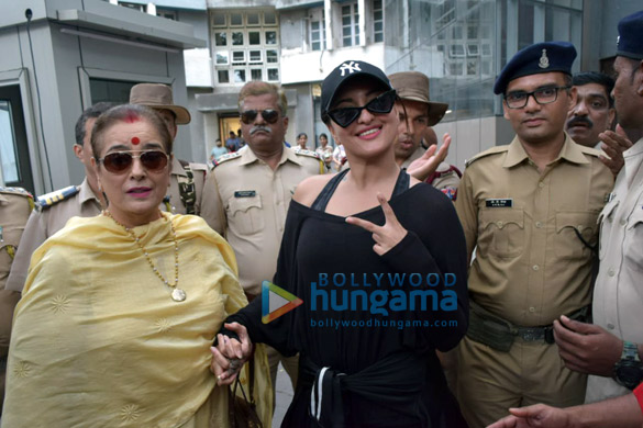 photos celebs snapped exercising their right to vote at the maharastra state elections7 2 3