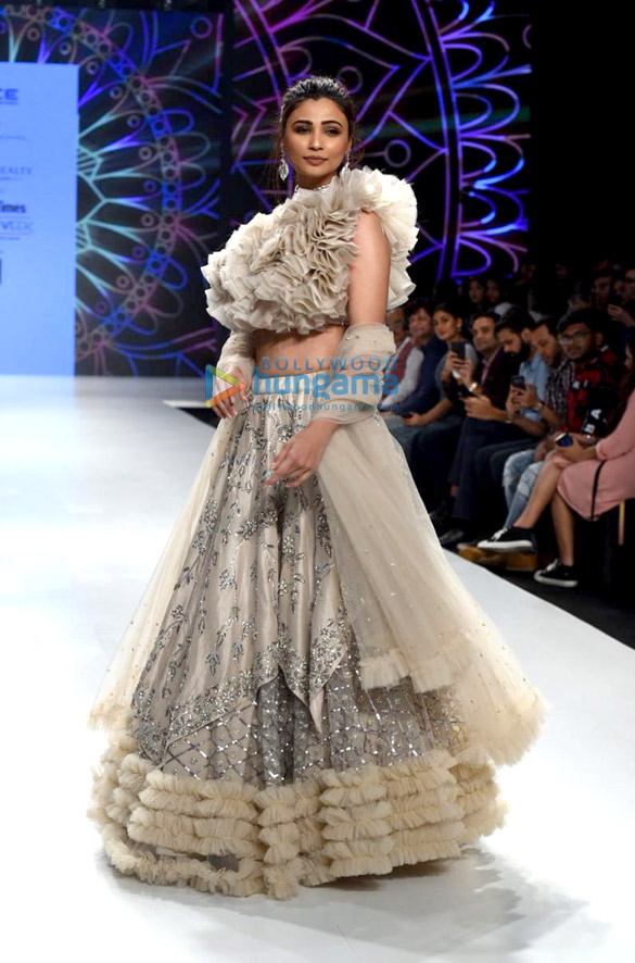 photos daisy shah walks the ramp as the show stopper for pallavi goyal at the bombay times fashion week 1