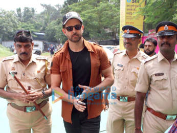 Photos: Hrithik Roshan and Rakesh Roshan snapped attending Durga Puja at the Biswajeet Chaterjee pandal in Juhu