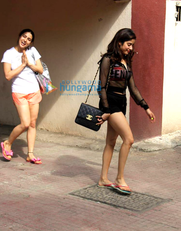 photos janhvi kapoor and sara ali khan spotted at the pilates gym 1 2