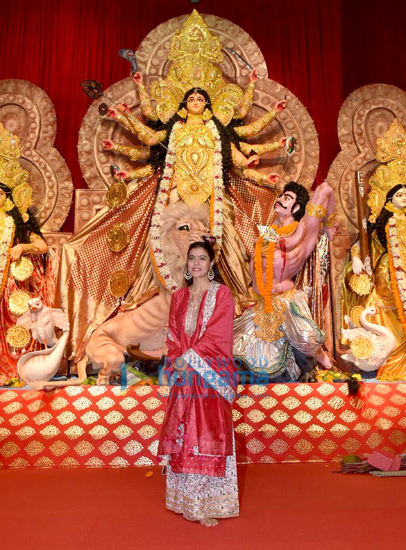 photos kajol tanishaa mukerji tanuja snapped during durga puja at north bombay sarbojanin 3
