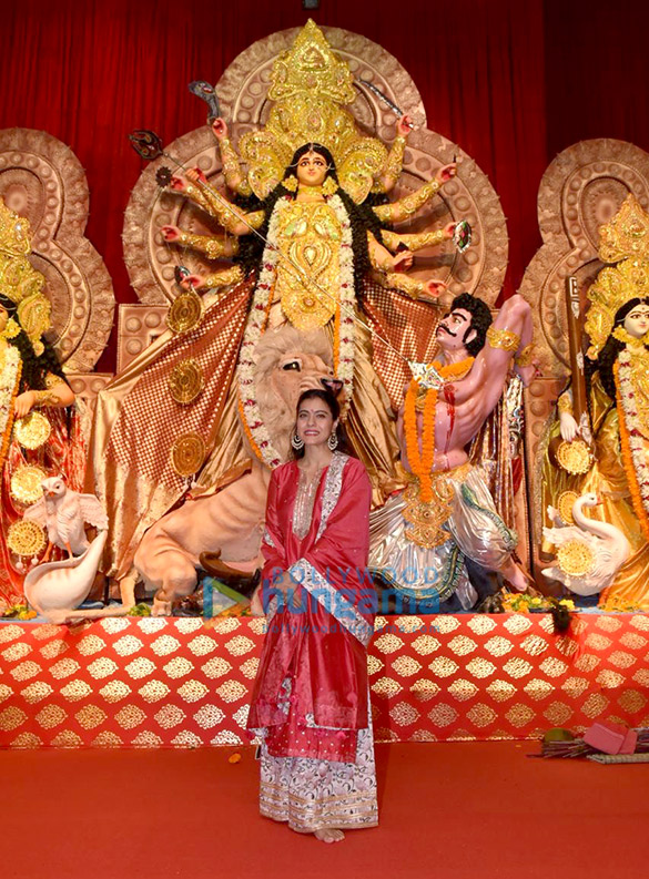 photos kajol tanishaa mukerji tanuja snapped during durga puja at north bombay sarbojanin 5