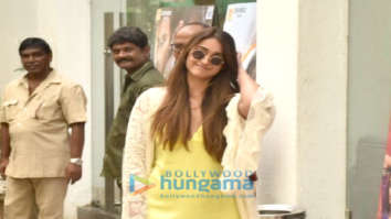 Photos: Kartik Aaryan and Ileana D’Cruz spotted at a dubbing studio in Juhu