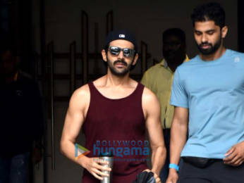 Photos: Kartik Aaryan snapped at the gym in Juhu