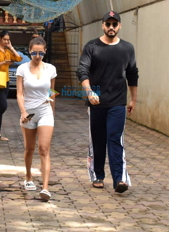 photos malaika arora and arjun kapoor spotted at a clinic in juhu 3
