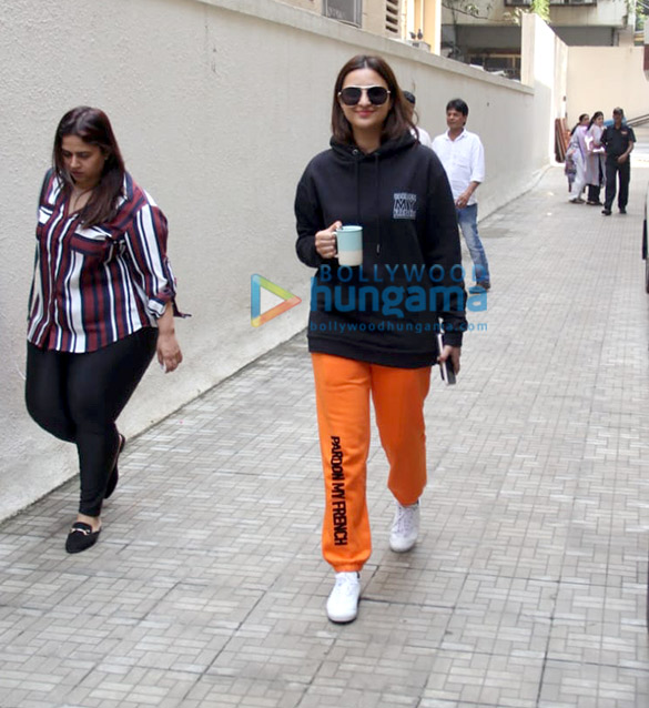 photos parineeti chopra spotted at the dhrama office in bandra 2