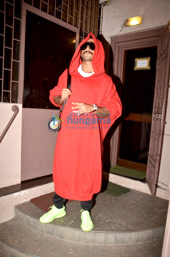 photos ranveer singh snapped at a dubbing studio in bandra 4
