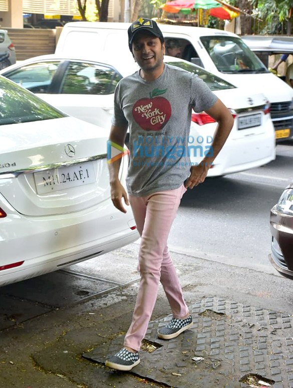photos riteish deshmukh and genelia dsouza spotted at starbucks in khar 6