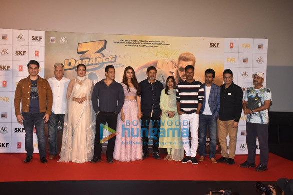 Photos: Salman Khan, Sonakshi Sinha, Saiee Manjrekar and others snapped at the trailer launch of film Dabangg 3 Photos: Salman Khan, Sonakshi Sinha, Saiee Manjrekar and others snapped at the trailer launch of film Dabangg 3